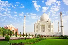 HOTEL CLARKS SHIRAZ or RAMADA PLAZA SAURA HOTEL CLARKS SHIRAZ or RAMADA PLAZA SAURA