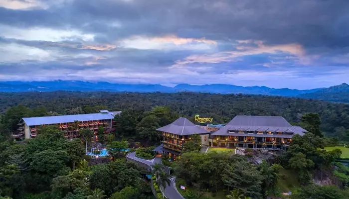 EARLS REGENCY or GRAND KANDYAN or MYST BY CINNAMON EARLS REGENCY or GRAND KANDYAN or MYST BY CINNAMON