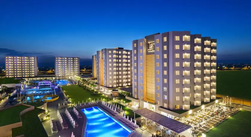 GRAND PARK LARA