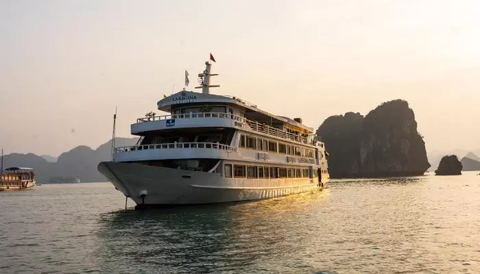 LA REGINA ROYAL Or similar LA REGINA ROYAL Or similar