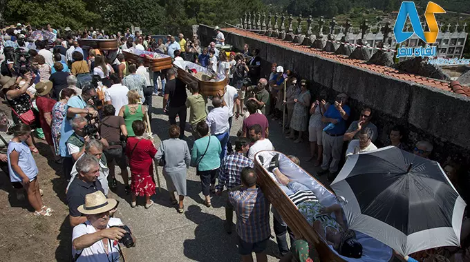 فستیوال عجیب تجربه نزدیک شدن به مرگ در اسپانیا فستیوال عجیب تجربه نزدیک شدن به مرگ در اسپانیا